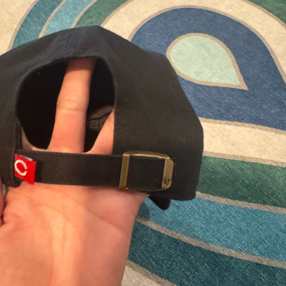 Cincinnati Reds Baseball Hat - Picture 4 of 5